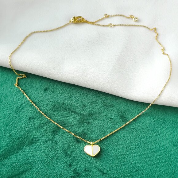 KATE SPADE Heritage Spade Gold White Pendant Necklace NEW - Picture 2 of 3